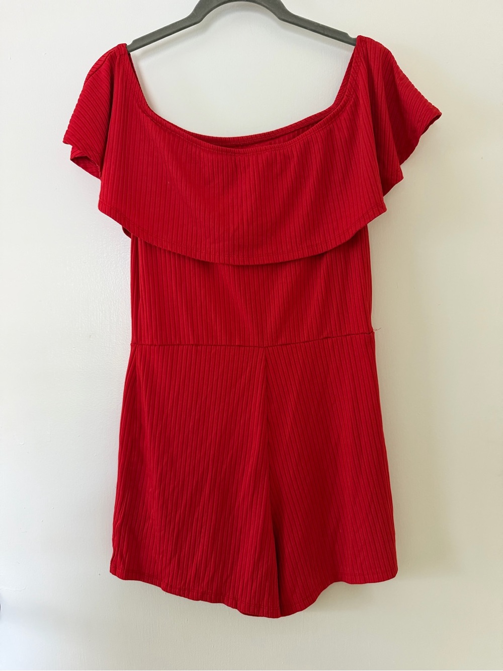 GUESS Red Ribbed Knit Top with Logo Tag - Picture 2 of 3